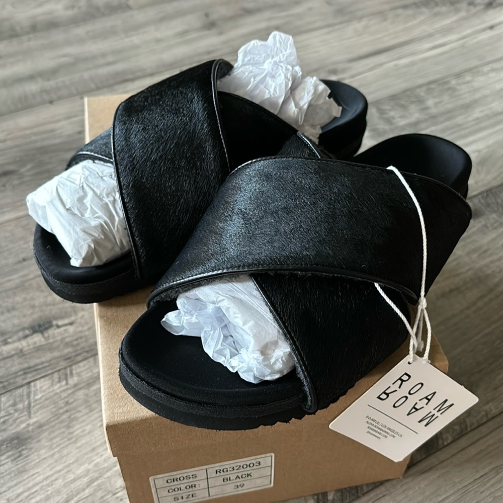 Roam Slide Sandals